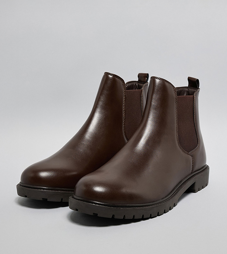 Solid Chelsea Boots