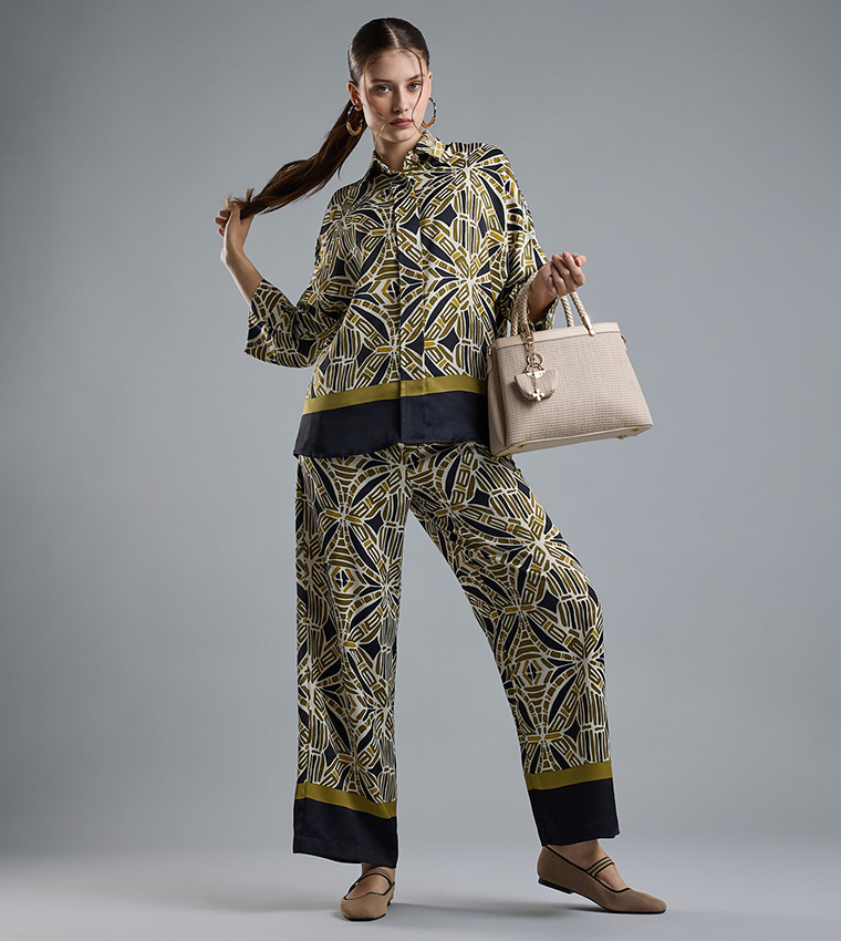 Patterned Shirt with Classic Collar and 3/4 Sleeves