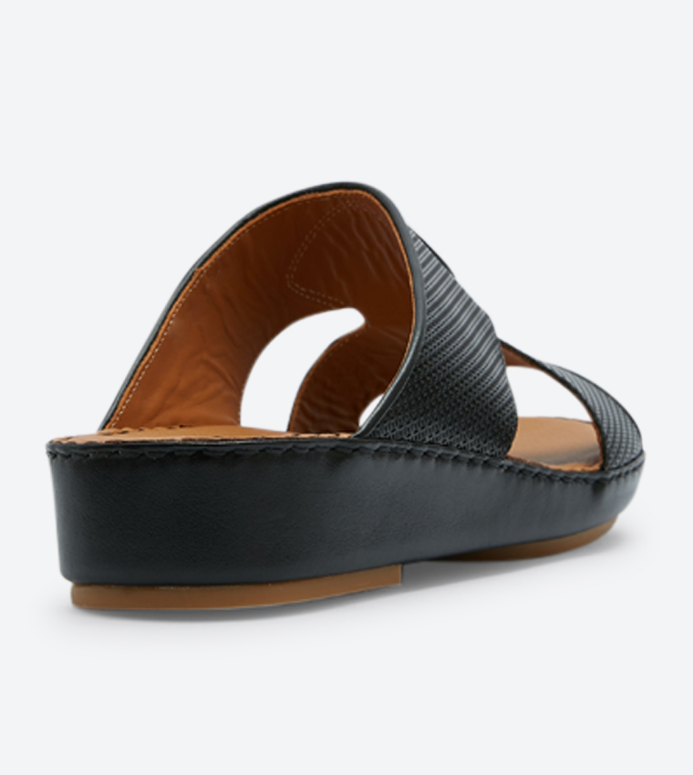 Circle Cut Details Round Toe Slipper - Black
