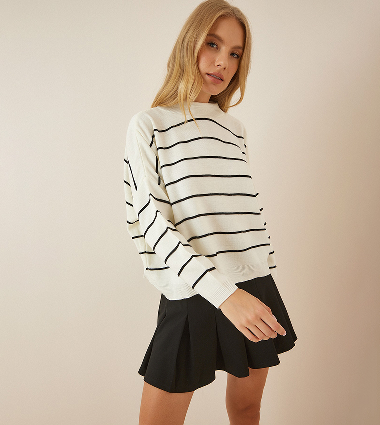 Oversized black and white striped sweater hotsell