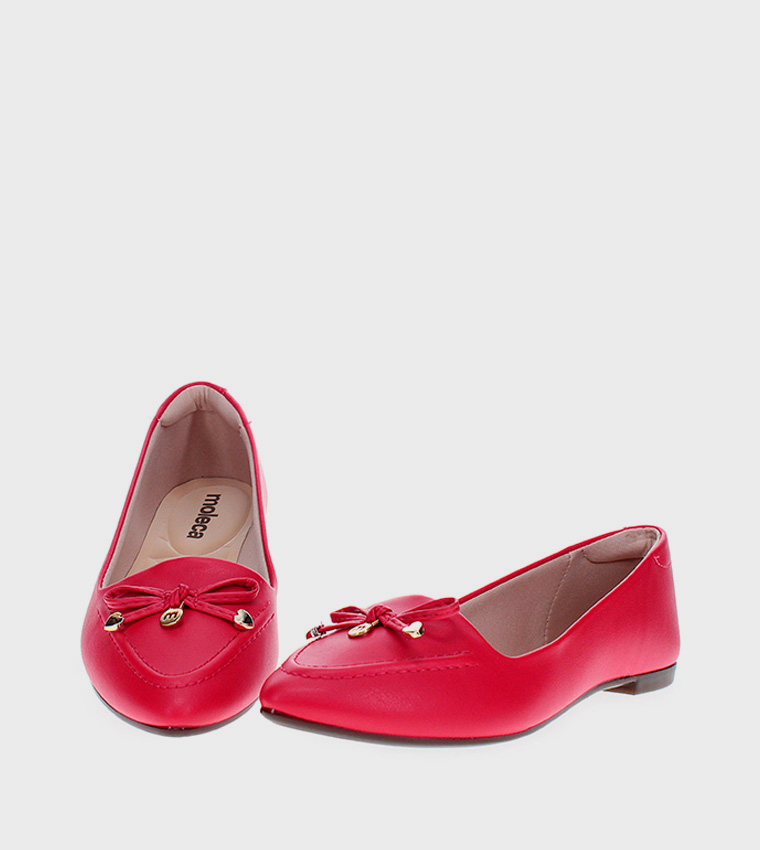 حذاء باليرينا بمقدمة مدببة بفيونكة