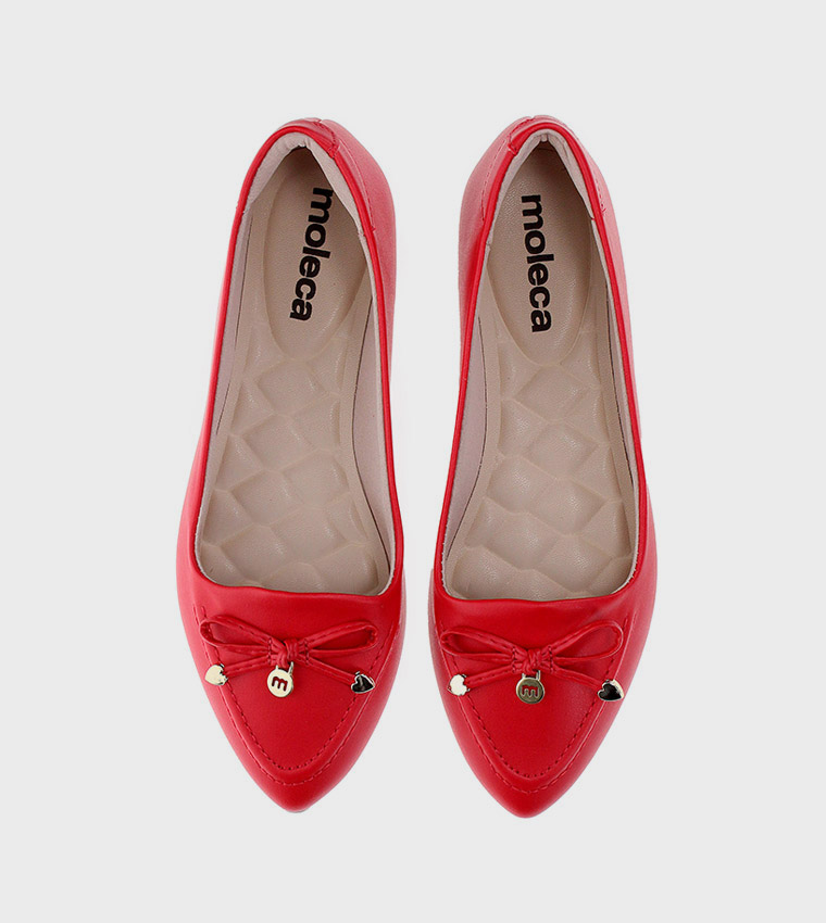 حذاء باليرينا بمقدمة مدببة بفيونكة