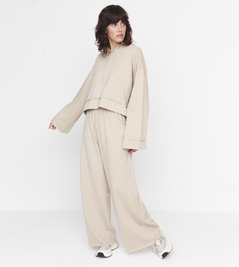 طقم رياضي محبوك 