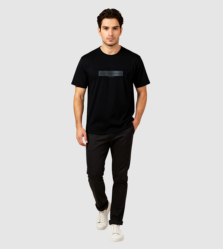 تيشيرت مطاطي بأكمام قصيرة وطبعة شعار