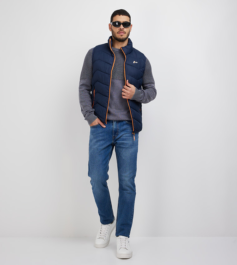 جاكيت مبطن بدون أكمام بسحاب