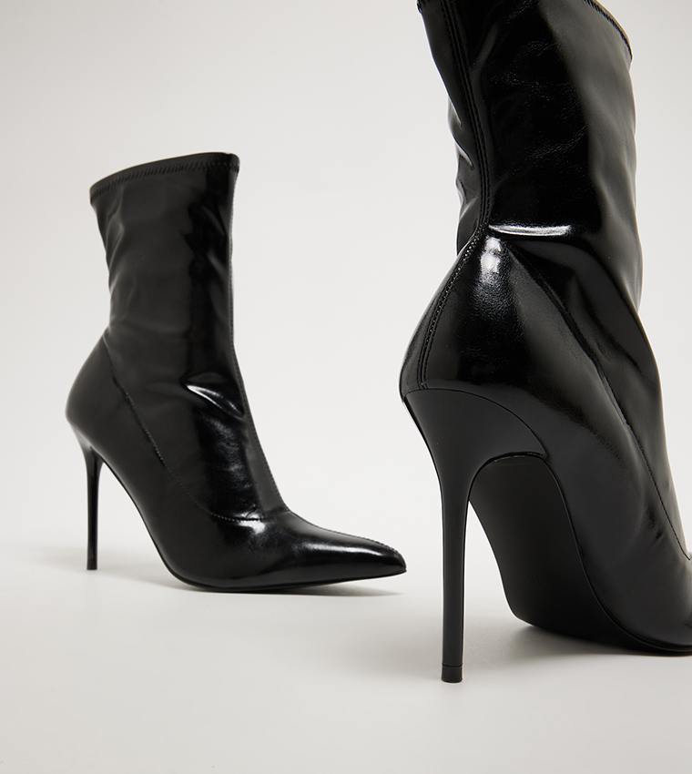 ONLPIPPA Pointed Toe Ankle Boots