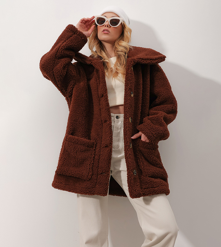 Pocket Detailed Plush Coat