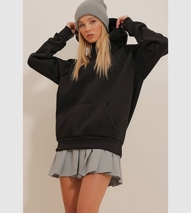 Oversized top hoodie trend