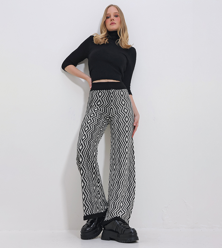 Buy Trend Alaçatı Stili Patterned Elastic Waist Wide Leg Pants In