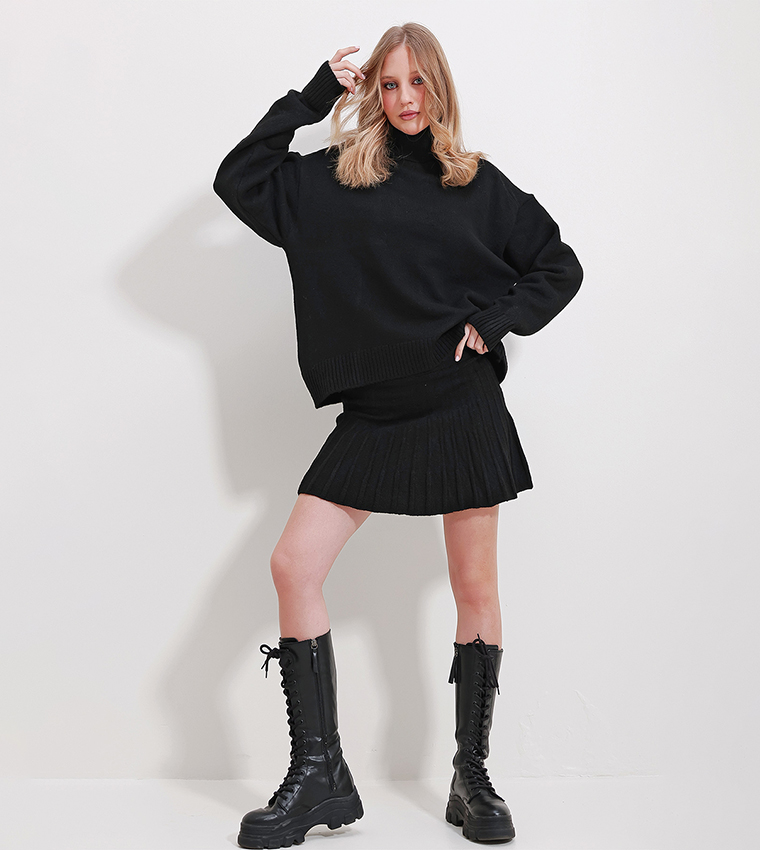Buy Trend Alaçatı Stili Turtleneck Sweater And Pleated Skirt Set
