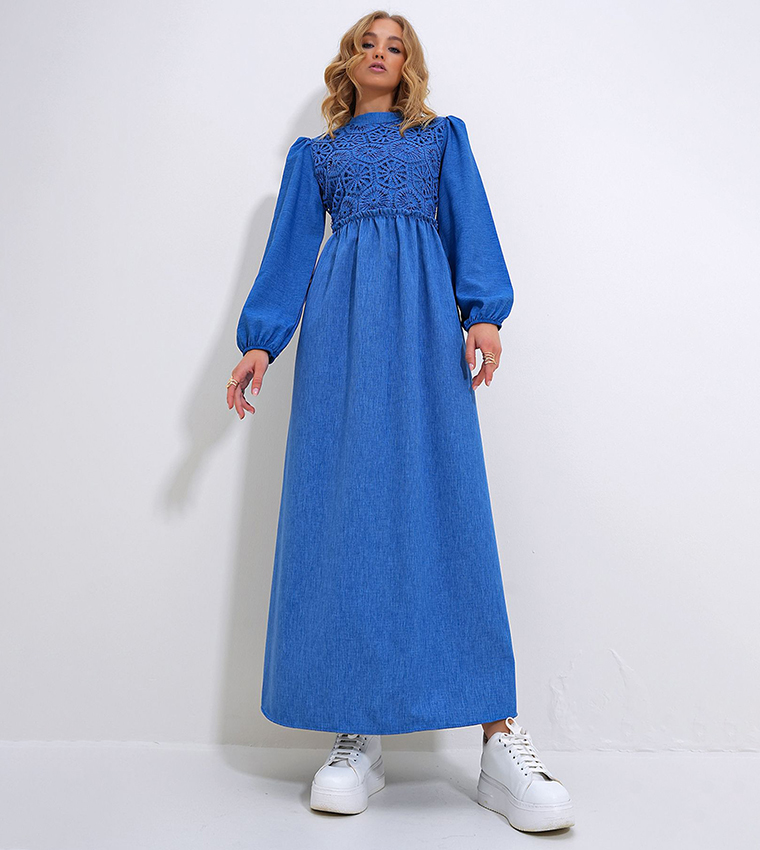 Embroidered Puff Sleeves Maxi Dress