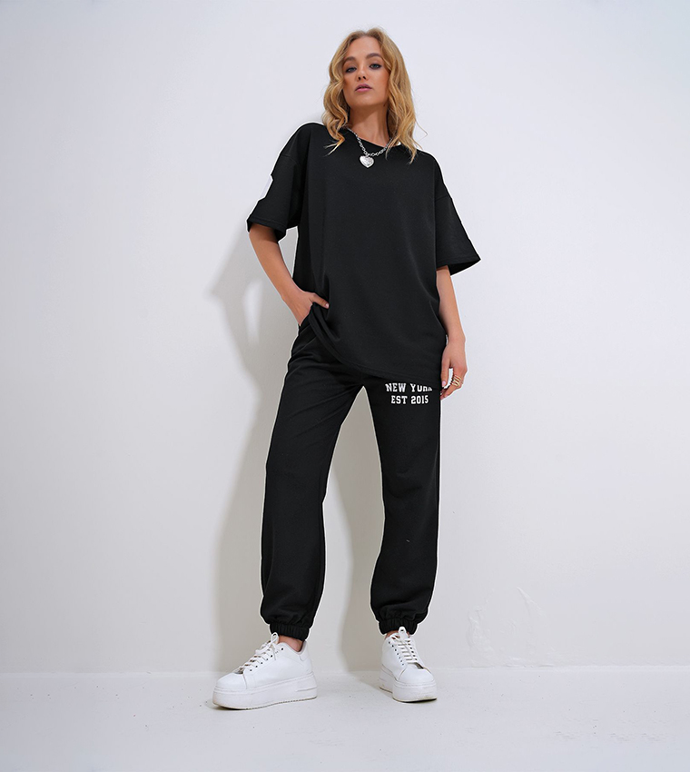 Printed Crew Neck T-Shirt and Joggings Set