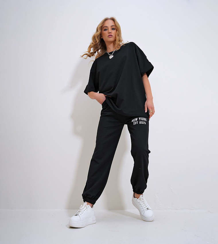 Printed Crew Neck T-Shirt and Joggings Set