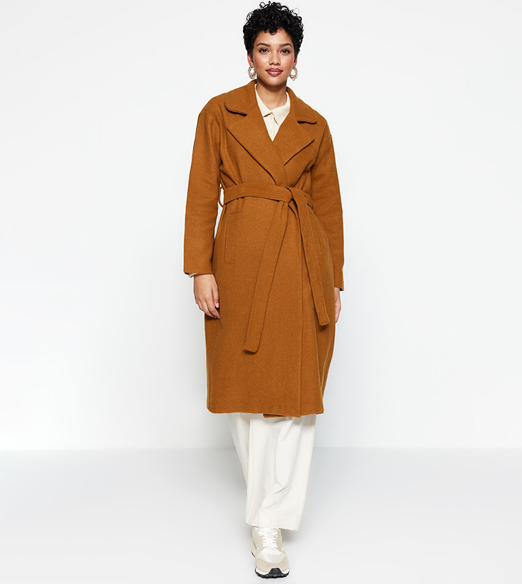 belted lapel collar coat