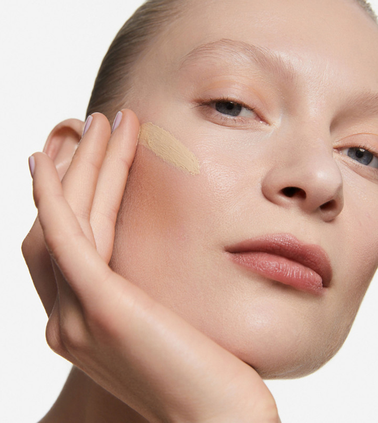 Skin Focused Care Face Foundation - SPF 50 301 Light Olive, 30ml