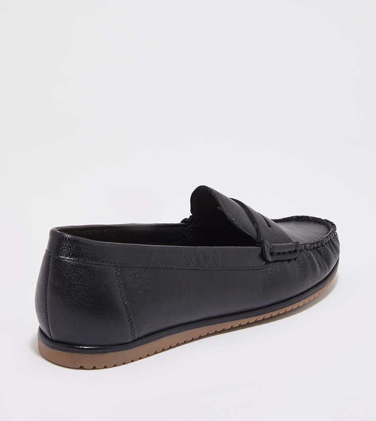 Solid Slip On Round Toe Loafers