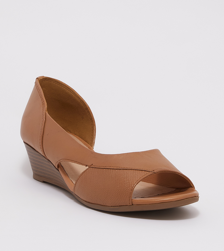 Tan peep 2024 toe wedges