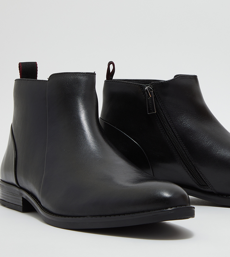 Buy Lasocki CCC Round Toe Chelsea Boots In Black 6thStreet UAE