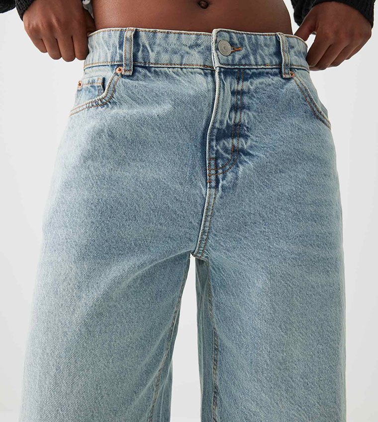 Mid Rise Cropped Barrel Jeans