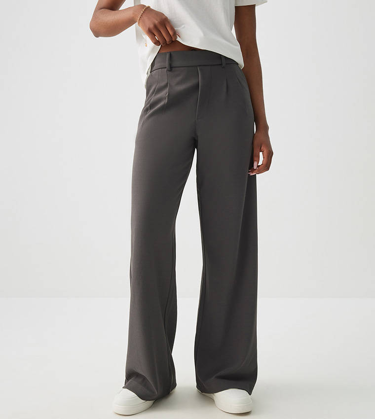 Solid Mid Rise Wide Leg Trousers