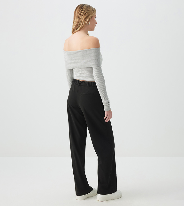 Solid Mid Rise Wide Leg Trousers