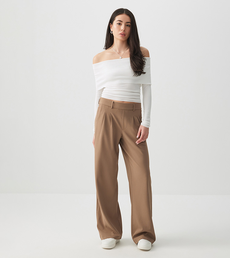 Solid Mid Rise Wide Leg Trousers