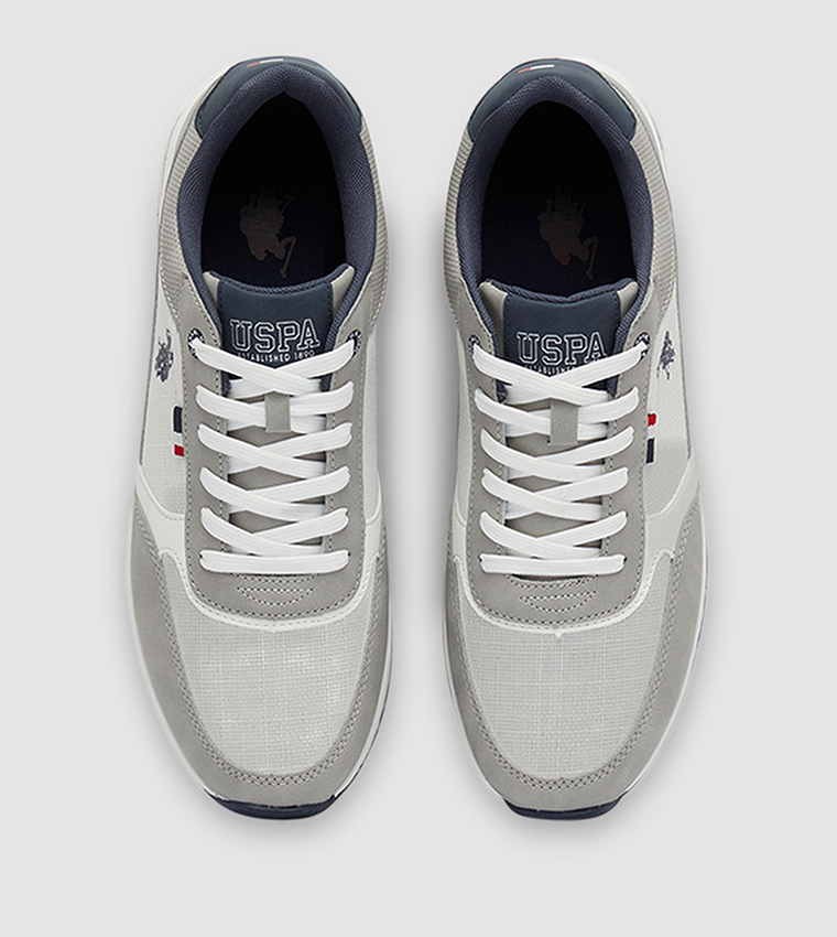 حذاء سنيكرز برباط بألوان متباينة