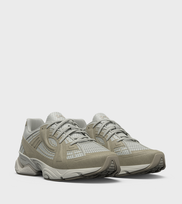 SOLA MS Textured Low-Top Sneakers
