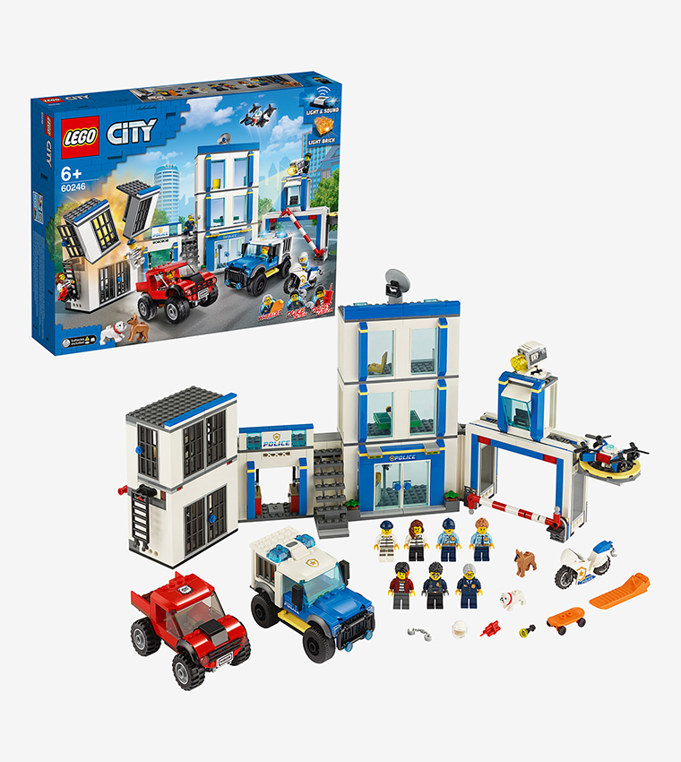 LEGO City Police Station 60246 police toy, fun construction game for children, new 2020 (743 pieces)