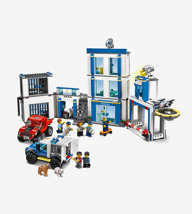 LEGO City Police Station 60246 police toy, fun construction game for children, new 2020 (743 pieces)