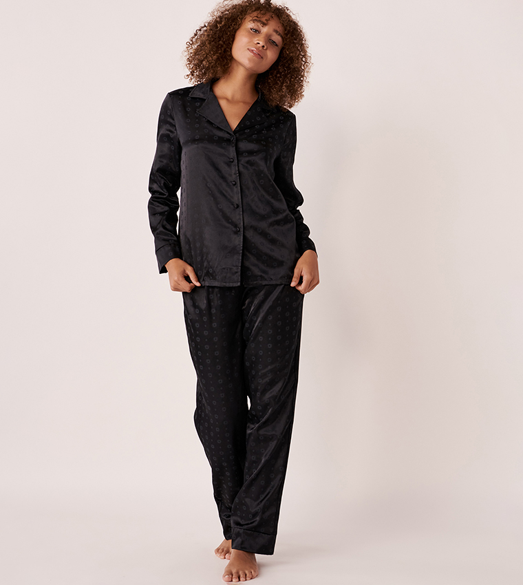 Buy La Vie En Rose Satin Long Sleeves Pajama Set In Black