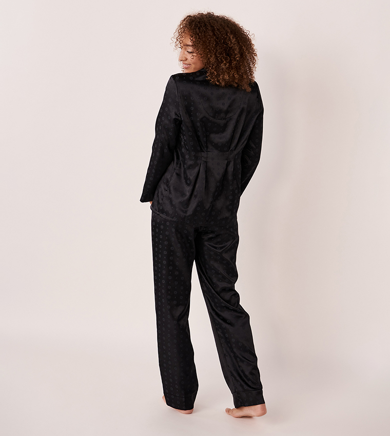 Buy La Vie En Rose Satin Long Sleeves Pajama Set In Black