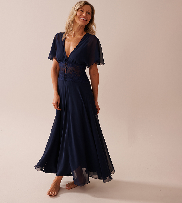 قميص نوم مفتوح من الأمام بشيفون ودانتيل