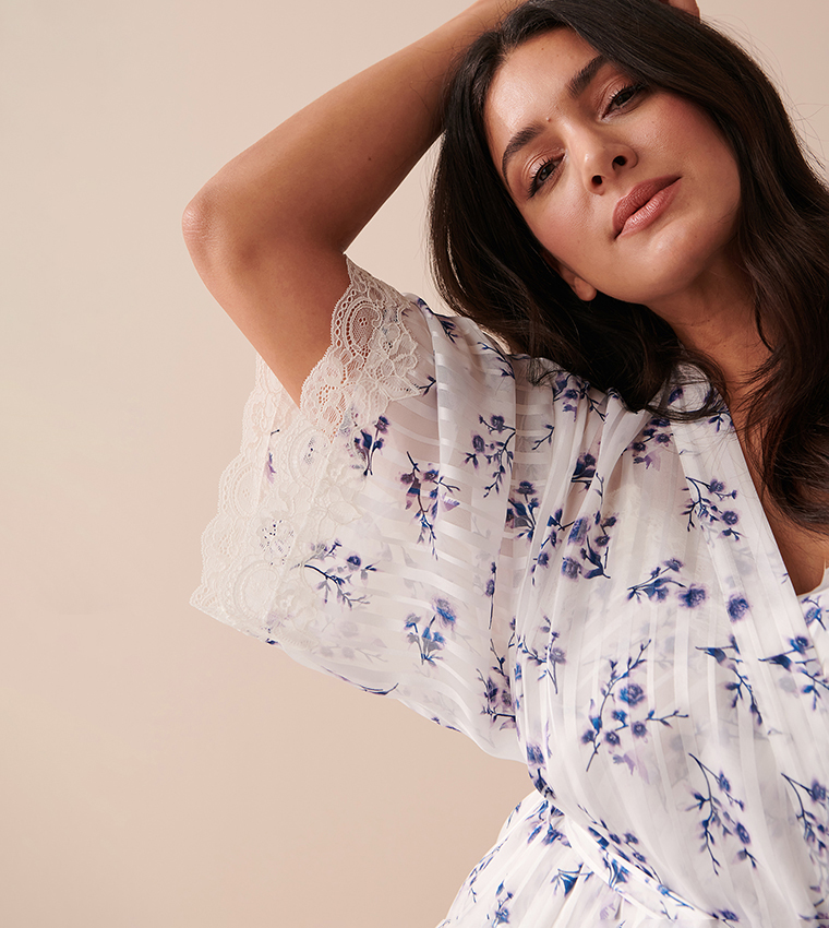 Lace Trim Floral Jacquard Robe