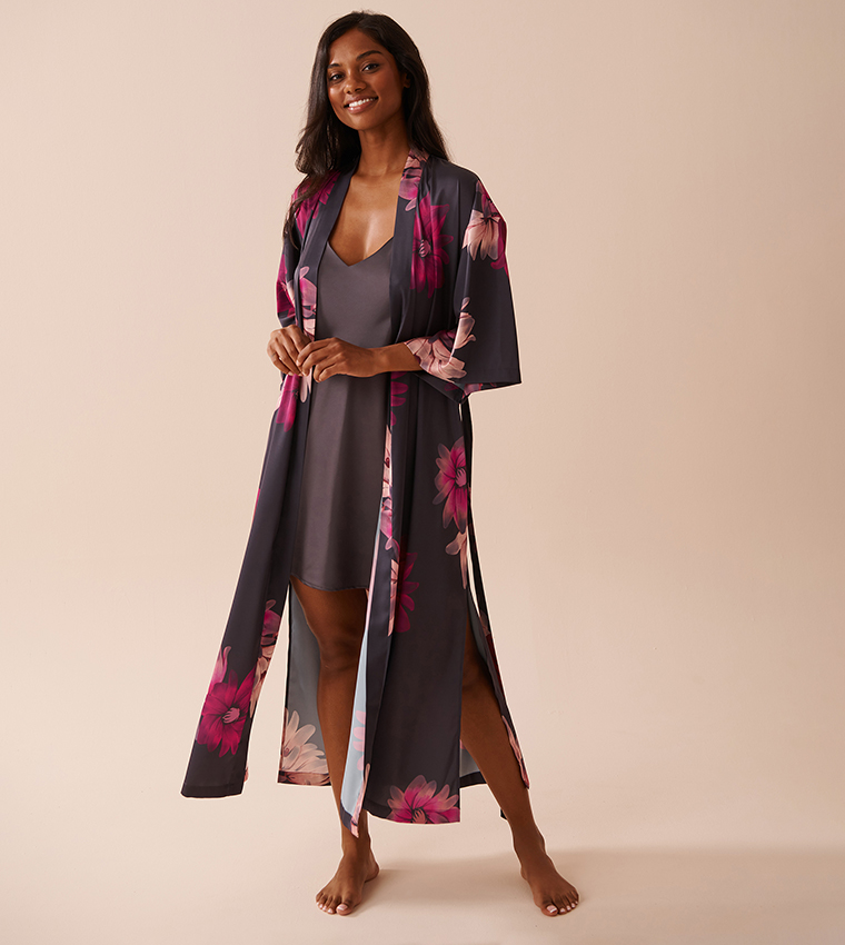 Buy La Vie En Rose Flower Long Satin Sleep Robe In Black 6thStreet Bahrain