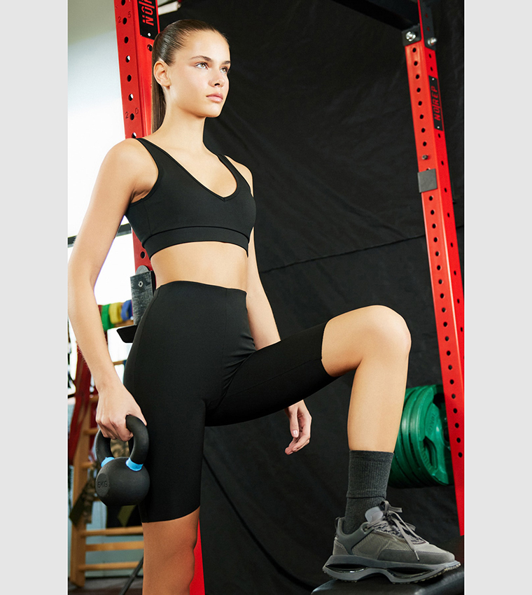 Nike Women's Black Tight Fit High Waisted Short Biker Leggings - Trendyol