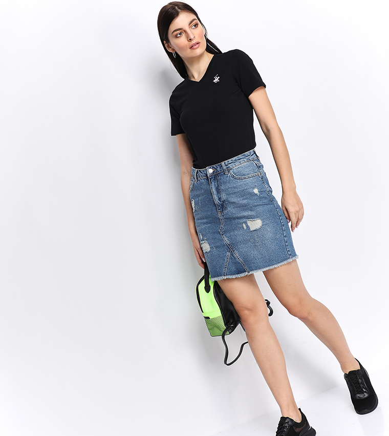 Logo Embroidered V-Neck T-Shirt - Black BP L1367