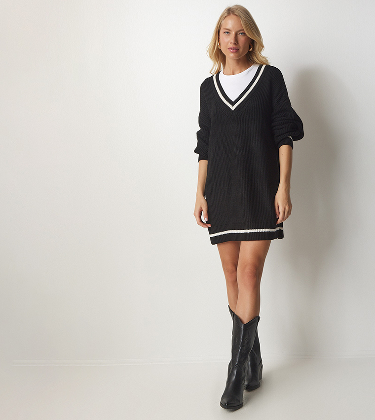 Oversized black v top neck sweater