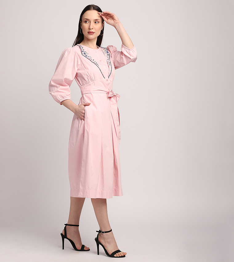 فستان ميدي كم ثلاث أرباع مطرز