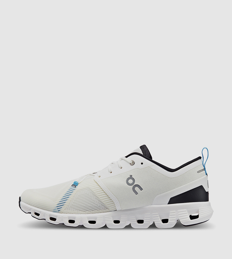 Buy ON Cloud X 3 Shift In White | 6thStreet UAE