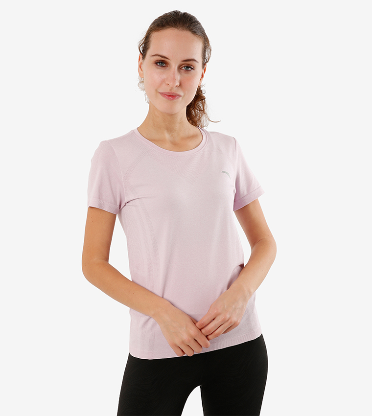 تي شيرت بأكمام قصيرة وياقة دائرية