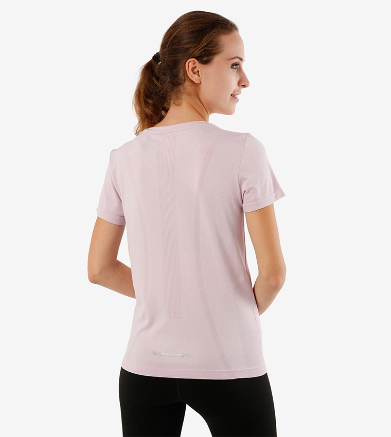 تي شيرت بأكمام قصيرة وياقة دائرية