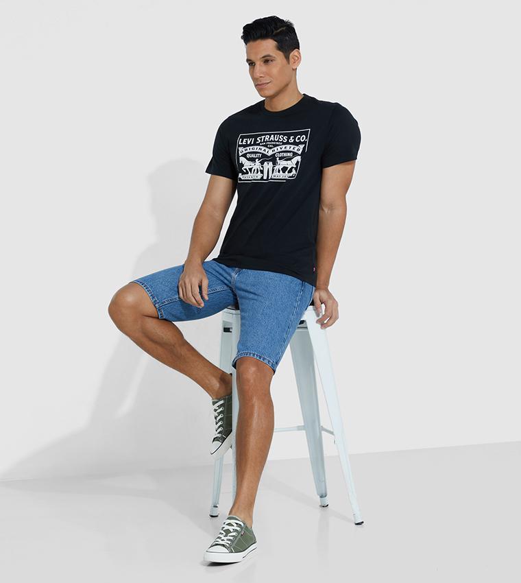 تيشيرت مزين بطبعة