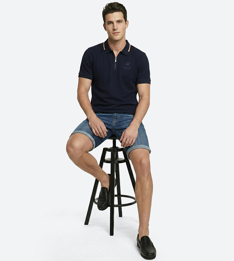 تيشيرت بولو كم قصير بشعار مطرز  