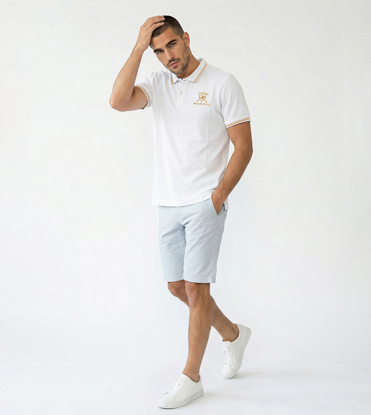 تيشيرت بولو كم قصير بشعار مطرز  