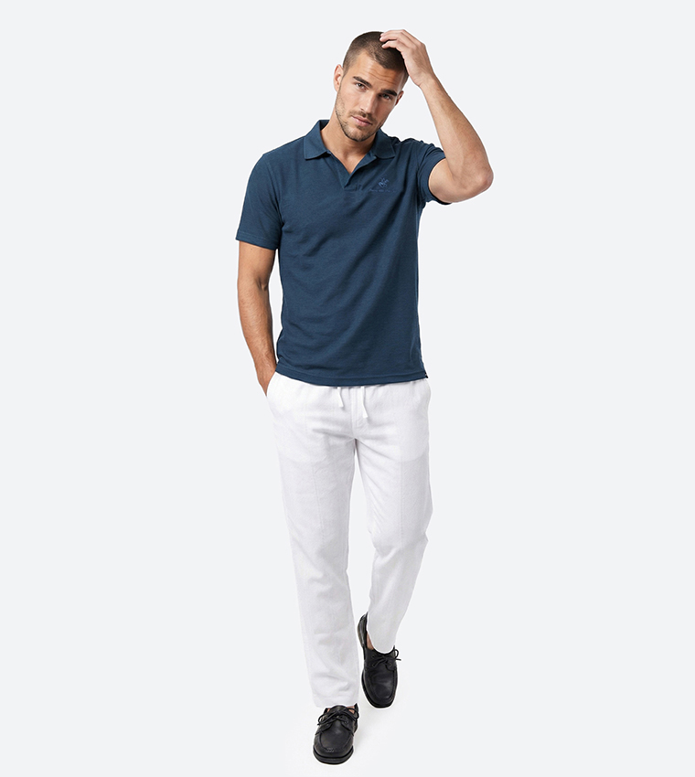 تيشيرت بولو كم قصير بشعار مطرز  