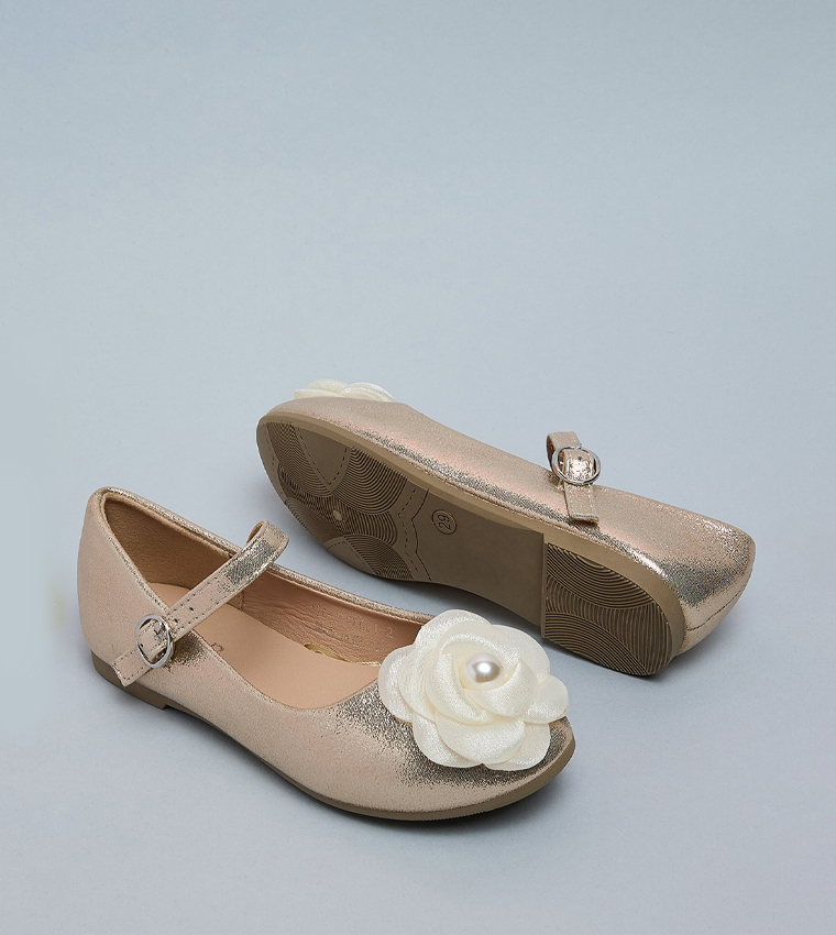 Rose Appliqued Mary Jane Shoes