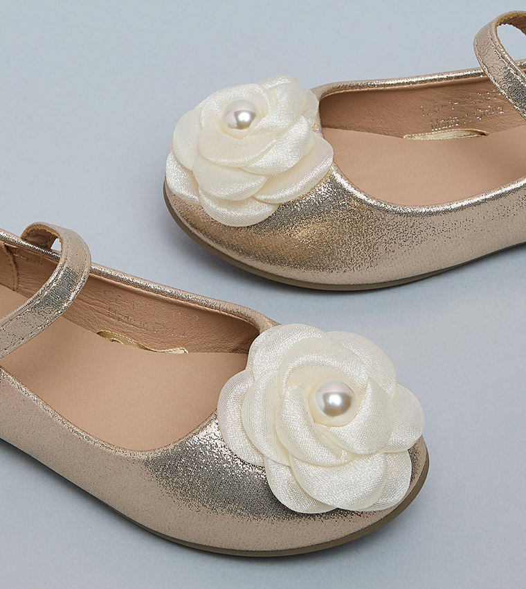 Rose Appliqued Mary Jane Shoes