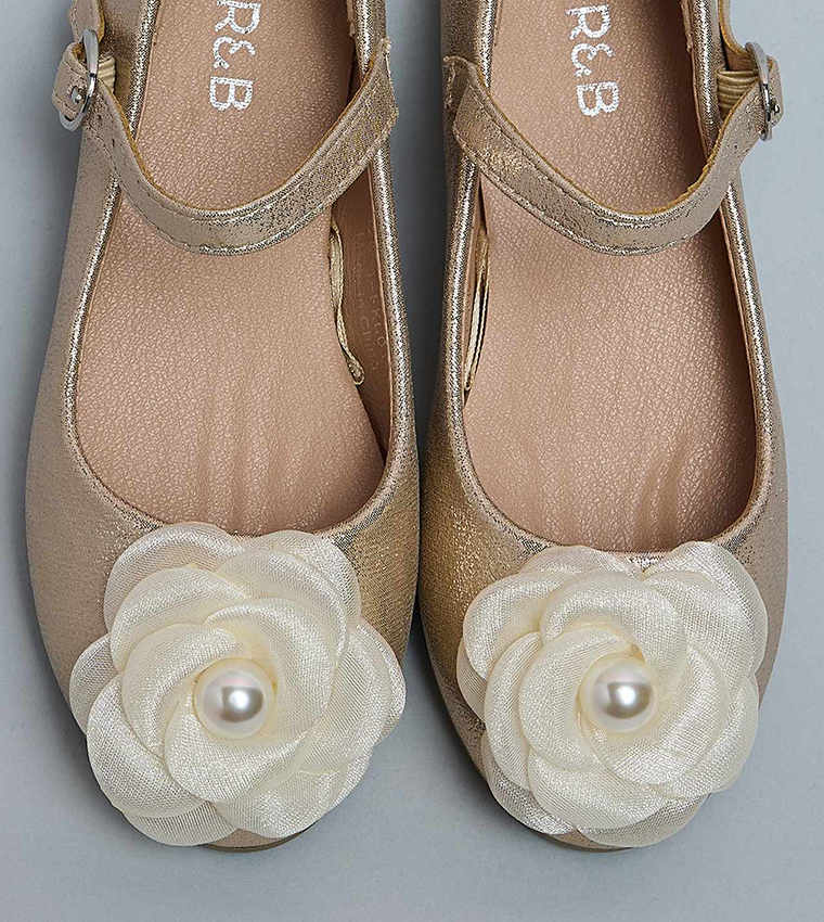 Rose Appliqued Mary Jane Shoes