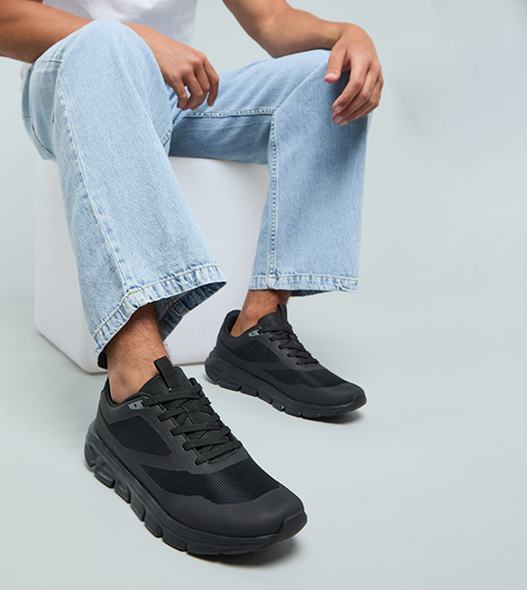 Textured Running Shoes